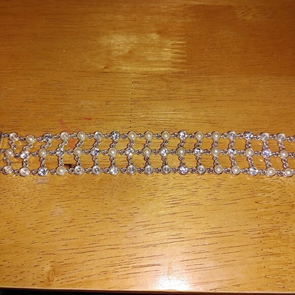 Vintage 3 Strand Faux Pearls & Glass Crystal Rhinestone Clasp Bracelet - Picture 1 of 2